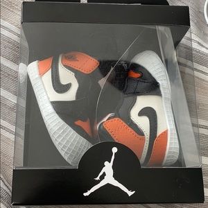 Jordan 1 crib booties